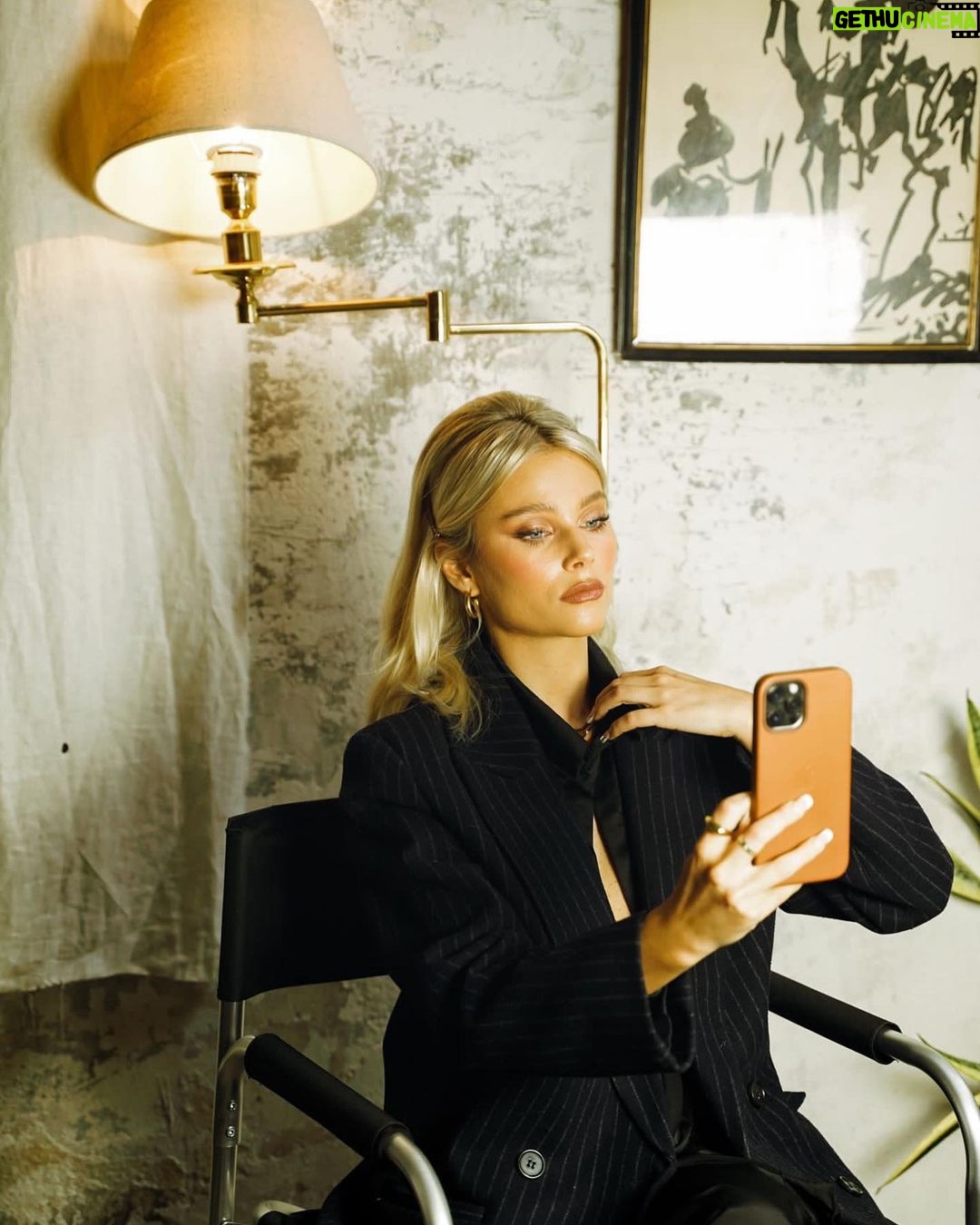 Valentina Zenere Instagram - Back del shooting para mi🤍 @iratithebrand (se mueren con todo lo lindo que hizo esta talentosa mujer, stay tuned)