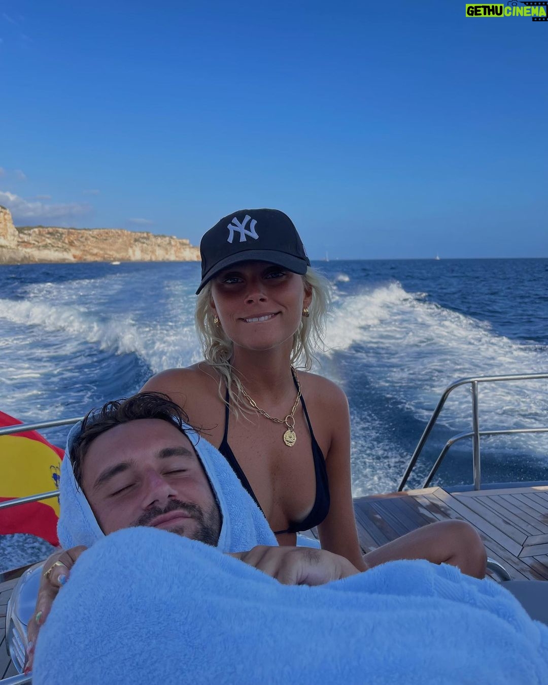 Valentina Zenere Instagram - Feliz cumpleaños al amor de esta y todas mis vidas. Te amo @jpllado