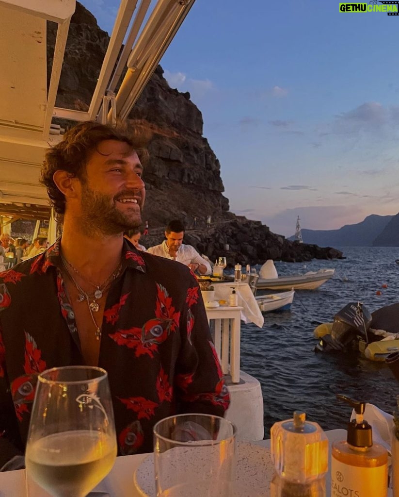 Valentina Zenere Instagram - por muchos más con vos Santorini, Greece