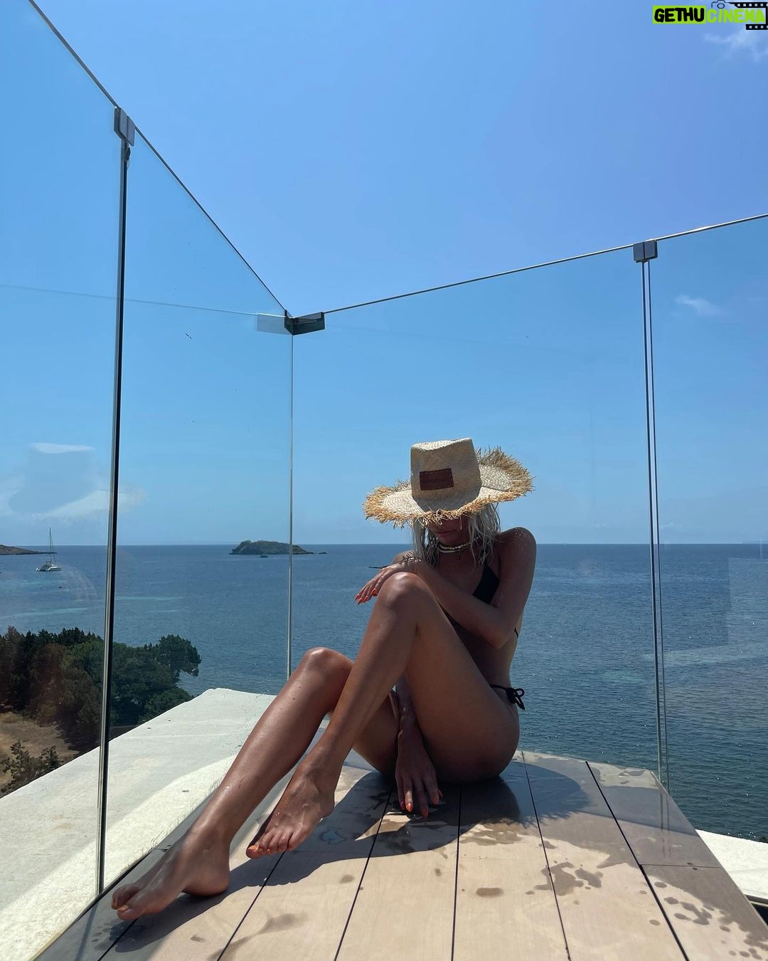 Valentina Zenere Instagram - smell of ocean water🦋 w @cavagroupltd Ibiza, Spain