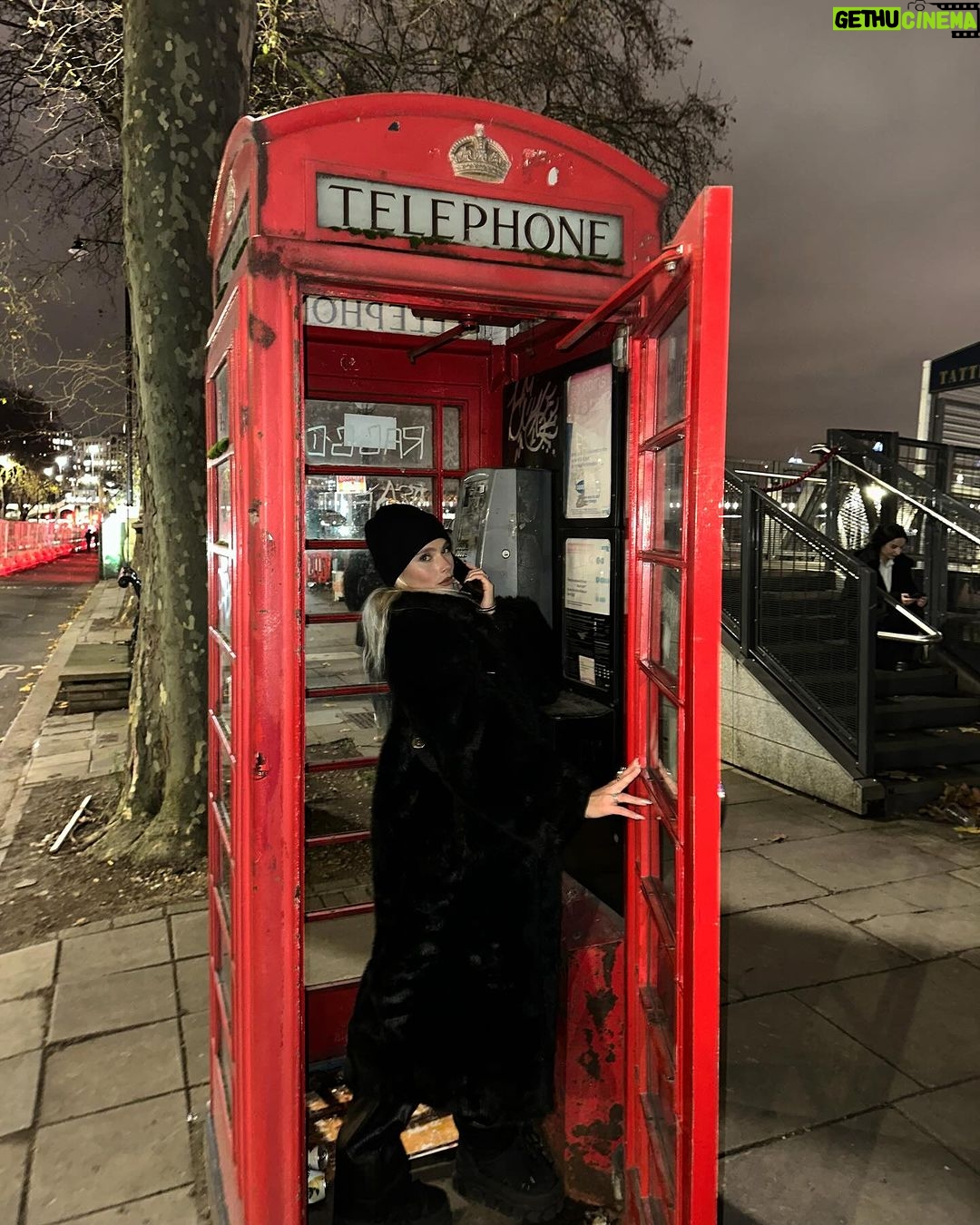 Valentina Zenere Instagram - but I can’t help The London EDITION