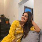 Vani Bhojan Instagram – #habbavibes 💛