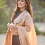 Vani Bhojan Instagram – இனிய பொங்கல் திருநாள் நல்வாழ்த்துகள்🌾🌺☀️🌻 @mathugai_handlooms @timelesstalesphotography