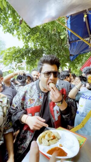 Varun Sharma Instagram - Yeh Tha Dilli ka Dusra Din❤️💫 
#Fukrey3 
#28th September 

 Styled by @butterandmuse

Jackets 
@manishmalhotraworld 
@mashbymalvikashroff 

Shoes @dmodotofficial 

Shades @vavaeyewear