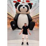 Varun Sharma Instagram - Yeh Mujhe keh raha hai.. Aur mai Ise ki tu Ziada Cute hai!🐼 Ab aap hi batao!!😜