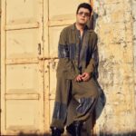 Varun Sharma Instagram - Aaj ki vibe: Boho Ho Ho Ho!! 🤙😉 #CirkusThisChristmas 🎅🎪 Styled by - @anshikaav Assisted by - @yash__shah1612 Outfit - @urvashikaur Sunglasses - @opiumeyewear Boots - @voganow Watch - @guesswatches Hair- @imbhushanshinde Make up- @nileshskkushwaha Assisted by- @iam_mannugiri