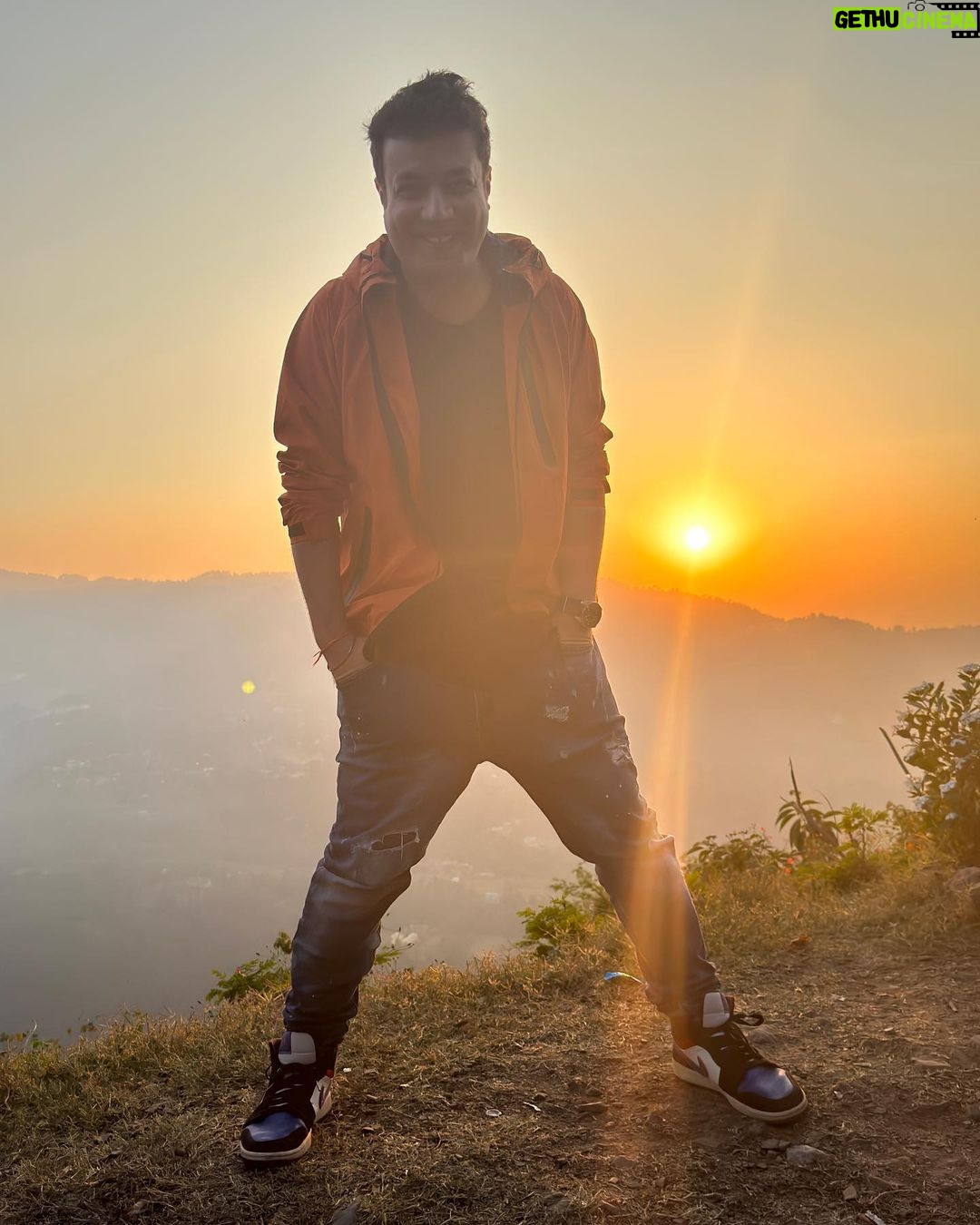 Varun Sharma Instagram - Somewhere in the Hills🏔️🌴