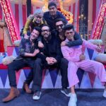 Varun Sharma Instagram – A picture is worth a thousand words but I’ll say a few.. All heart for the best crew ever ❤️ helmed by the amazing Bossman @itsrohitshetty we Love you Sir✨ 
And jab apni Cirkus ki Team Khatron ke khiladi ke Grand Finale pe jayegi toh Firecrackers toh honge hi naaaaa🤓 🎪 Best Besssstt Time Eva❤️ #Cirkus2022 @ranveersingh @iam_johnylever Sir @imsanjaimishra Sir @siddharth23oct