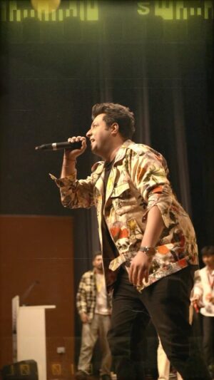 Varun Sharma Instagram - Late in the day in posting this,Thank you Bangalore for all the love❤️ Had a great time at the @under25presidency Summit✨