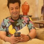 Varun Sharma Instagram – JioMart has just made my festive season very exciting with their very cool filter which lets me take a selfie with India’s Captain Cool, that too, in such simple steps. Check out JioMart’s AR filter and get your selfie with Dhoni.

#JioUtsav #CelebrationsofIndia