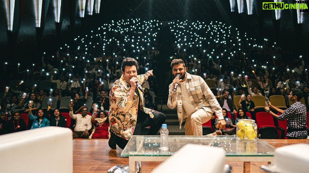 Varun Sharma Instagram - Had a great time at the @under25presidency Summit🔥 Filled with a lot of Love..Laughter.. and Warmth!❤️💫 Styled by @butterandmuse Jacket @Mahimamahajanofficial Chelsea boots @dablrshoes @mirsaif Bangalore, India