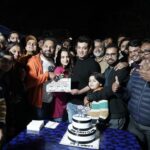 Varun Sharma Instagram – And it’s a Wrap for #SabFirstClass Ikdam First Class tareeke se..Maaze se..Dil se yeh Film Banai hai❤️ Can’t wait for you all to witness this Magical Madness of Love & Laughter ✨💫🤞🧿😇
“Jai Mata Di”

@muradkhetani #JyotiDeshpande  @shehnaazgill @kushakapila @balwindersinghjanjua @officialjiostudios @cine1studios @amulvmohan @sudhanshu.k.singh @kaiskhetani