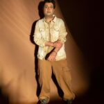 Varun Sharma Instagram – Wild Tribe🔥🤟

Styled by : @samidha.wangnoo @ankiitaapatel
Style team : @baharberii @gaurii77 
📸 : @miteshsphotography 
@fukravarun
Outfit : @jackjonesindia @prpundit 
Jewellery : @dashia.in @dewandbloom
Shoes : @bugattishoes.in