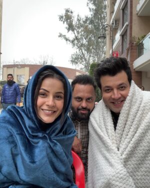 Varun Sharma Instagram - Kaka bahar na nikli…Thand bohot hai 🥶🧿