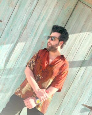 Varun Sharma Instagram - Sunday’ing around☀️💫

Styled by @butterandmuse

Sunglasses @gemopticians @marcjacobs 
Shirt @shristichetani.kolkata @ascend.rohank
Denims @jackjonesindia