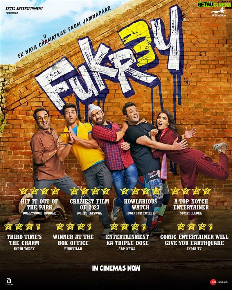 Varun Sharma Instagram - Gratitude ❤️🙏 #Fukrey3 In Cinemas Now❤️💫 @pulkitsamrat @oyemanjot @pankajtripathi @therichachadha @mriglamba @excelmovies @ritesh_sid @faroutakhtar @vipulhappy @sumeet_bellary @gandhharvsachdeva @aslidivyakumar @amalendu_dop @kassimjagmagia @vishalrr @imanojchouhan @aafilms.official @zeemusiccompany