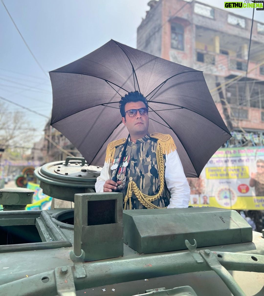 Varun Sharma Instagram - Hello May Day.. Hello May Day.. Choocha Reporting! 🫡 #Fukrey3 aa rahi bas 3 Dino main! kya aap logon ne Tickets book karli hai..Agar nahi toh abhi karlo Advance Booking Khul Chuki hai.. Over & Out May Day May Day!!🔥💥 #Fukrey3 #28thSep