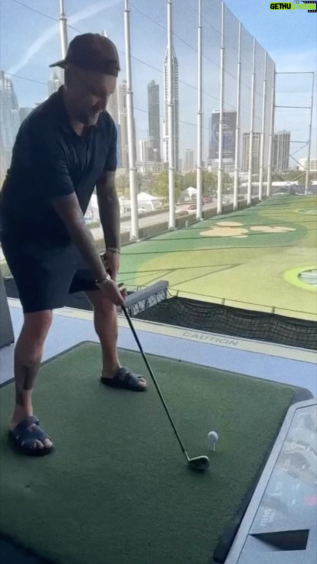Vasiliy Vakulenko Instagram - Замах на миллиард выхлоп на 3 копейки