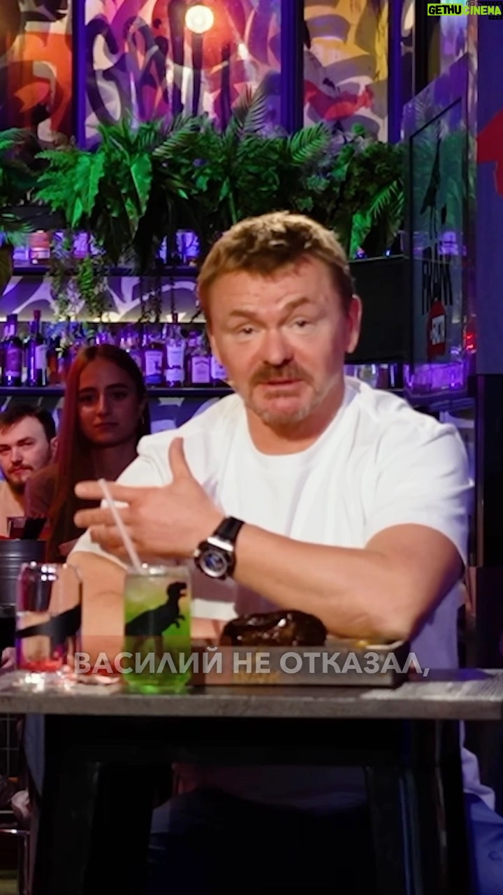 Vasiliy Vakulenko Instagram - Бати, вы знаете кому отправить! Видео для всех дочерей!