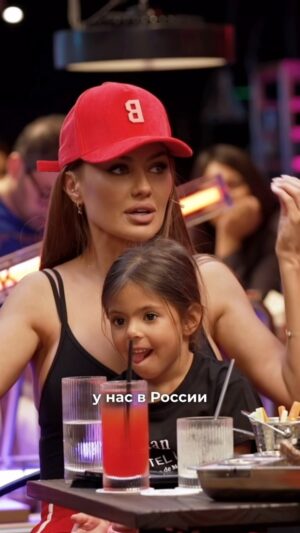 Vasiliy Vakulenko Instagram - @victoriabonya На шоу Вопрос Ребром у @bastaakanoggano тоже подняла один вопрос ребром! 

Пропаганда богатой и успешной жизни часто очень искажена и многие девочки думают, что единственная возможность стать успешной, это успешно выйти замуж. Но в больше половине случаев потом идут неуспешные разводы и все вытекающие. 

А на мужчин по этой самой причине уже смотрят как на кошелек в первую очередь, не видя его качеств, если он еще финансово не состоялся. 

Что думаете по этому поводу?