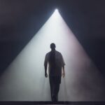 Vasiliy Vakulenko Instagram - В «Ленкоме» Марка Захарова состоялась премьера муздрамы «Маяковский». Спектакль уже идет, ближайшие показы состоятся сегодня, 22 и 23 сентября, а также в октябре и ноябре. Подробное расписание спектаклей есть на сайте театра. Я благодарен режиссеру @frandetti и всем, кто причастен к этой большой работе. Надеюсь, наш Маяковский вам понравится.