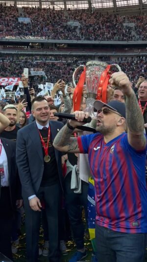 Vasiliy Vakulenko Instagram - Поздравляю команду и болельщиков с победой!!!! @pfc_cska