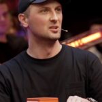 Vasiliy Vakulenko Instagram - Обычное утро ребёнка - москвича!💰