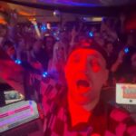 Vasiliy Vakulenko Instagram – Сейчас поем с вами! На заре! Бали!