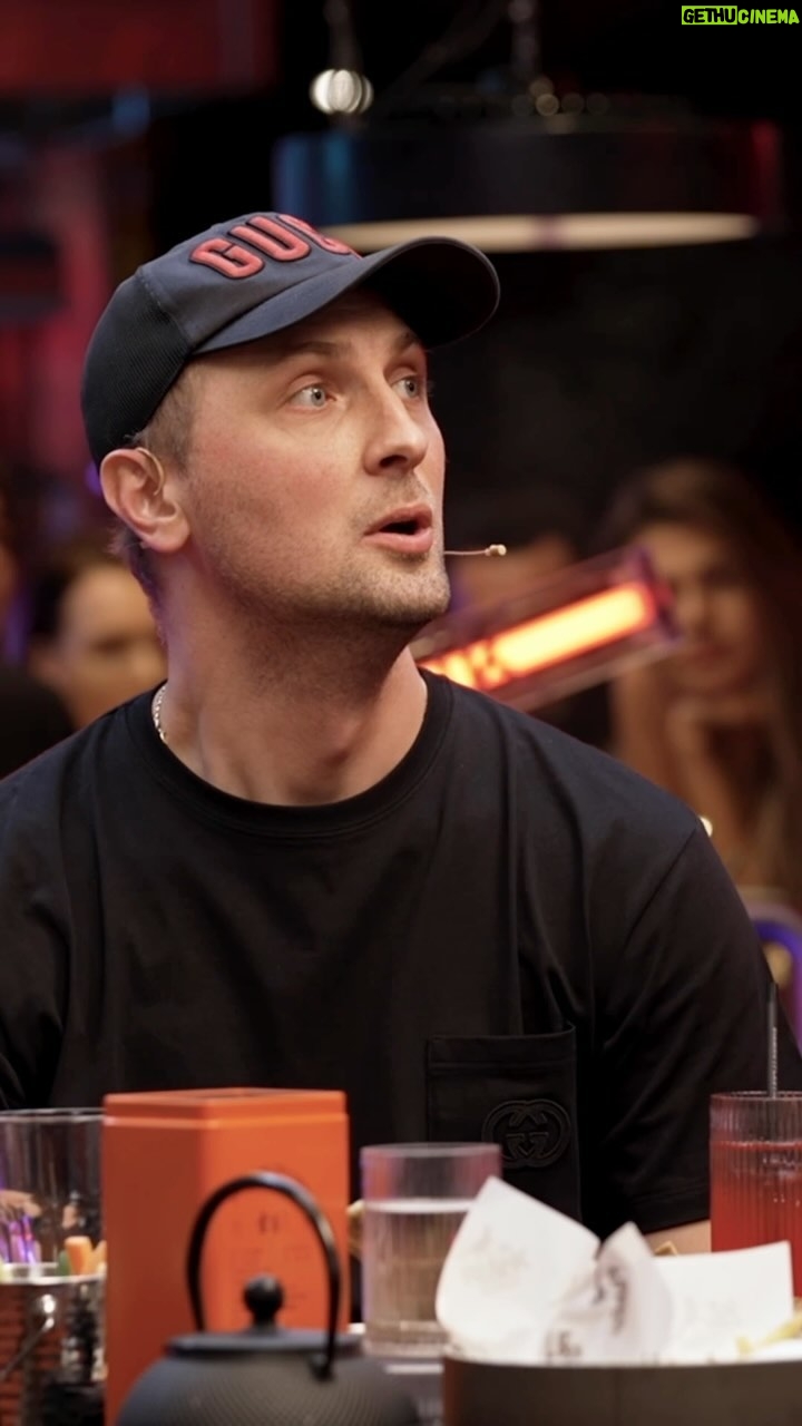 Vasiliy Vakulenko Instagram - Выбор очевиден…🥣 Новый выпуск смотри завтра в 12:00!