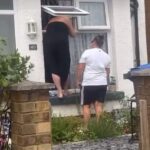 Verónica Lozano Instagram – Está es la historia de Jennifer y Jazmin .
Amigas de la primaria, siempre juntas . Durante sus vacaciones en la costa  se olvidaron las llaves de la casa q alquilaron y esto pasó.

Sos Jennifer o Jazmin? Ver hasta el final 🗝️🏠😀❤️