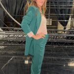 Verónica Lozano Instagram - Verde 🇮🇹🍋💦 @vlbyantolin 📌 @rickysarkany • 👧🏼 @cristinacagnina 👗 @anitakorman @bymillie.bressi