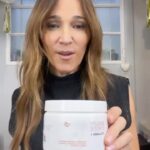 Verónica Lozano Instagram - Cómo andan por ahí? Quiero compartirles mi secreto (no tan secreto 😅) para sentirme increíble: el colágeno de Bren, Beauty Focus + que me acompaña desde hace unos meses 🧡 El colágeno es una proteína esencial que brinda soporte a nuestra piel, cabello, uñas y articulaciones; Con el paso del tiempo vamos perdiendo colágeno y más allá de la alimentación, yo elegí suplementarme con este porque está respaldado por la aprobación de la ANMAT, garantizando su calidad y seguridad, además de que me lo recomendó mí médico 🙌 Me siento con más energía, el pelo me está creciendo mucho más rápido, mis uñitas fuertes y naturales, la piel la tengo distinta, suave e hidratada. Es un camino de ida 🤩 Si queres descubrir más sobre cómo el colágeno puede transformarte, te recomiendo que contactes a @tipsdebren, mi amiga 🧡 Ella es una experta en el tema y te brindará asesoramiento personalizado para que obtengas los mejores resultados. Lo bueno se comparte siempre ✨ 🧡