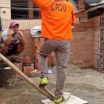 Verónica Lozano Instagram - Cuando la obra no avanza y no sabes por q 😂♥️ @ - amigx q boludea en el trabajo 😀