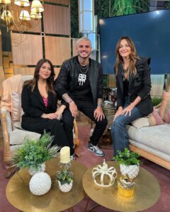 Verónica Lozano Instagram - Hacía tiempo quería entrevistarte . Gracias por darme el sí , por confiar y por hacer de ésta entrevista una charla llena de amor y verdad . Te quiero Wan ♥️ . Gracias Mauro por venir 😀/ Gracias a todo el equipo de producción , amigos y compañeros de @cortaxlozanofan 😍@telefe