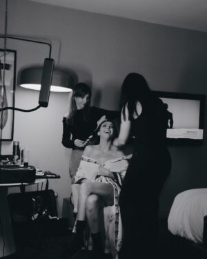 Verónica Lozano Instagram - 𝐍𝐨𝐜𝐡𝐞 𝐝𝐞 𝐆𝐚𝐥𝐚 🧚‍♂️
𝐆𝐫𝐚𝐜𝐢𝐚𝐬 𝐚𝐥 𝐞𝐪𝐮𝐢𝐩𝐨 +𝒉𝒆𝒓𝒎𝒐𝒔𝒐 𝒅𝒆𝒍 𝒎𝒖𝒏𝒅𝒐
𝐺𝑟𝑎𝑐𝑖𝑎𝑠 @hiltonbuenosaires ♥️
𝑫𝒓𝒆𝒔𝒔 @fabianzittaofficial 𝑨𝒏𝒕𝒐 𝒚 𝑴𝒂𝒊𝒄𝒂 ❤️
𝑩𝒐𝒕𝒊𝒕𝒂𝒔  @lachicadelosstilettos 
𝑱𝒐𝒚𝒂𝒔 @simonetta.orsini
𝑴𝒂𝒌𝒆 𝒖𝒑 @pereyrafabi 
𝑷𝒆𝒍𝒐 @criscagnina @bybuman 
𝑺𝒕𝒚𝒍𝒊𝒏𝒈  @anitakorman
 @bymillie.bressi 
𝑷𝒉 𝒗𝒊𝒅𝒆𝒐  @dainarosenbergph