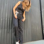 Verónica Lozano Instagram - Dame pantalones y chalequitos 💘 @itmarketba Pelito @mechita111 😀 Zapas @importedfashionthings 🧡• Pongan función “desvene” para el contenido 5 🤔😅