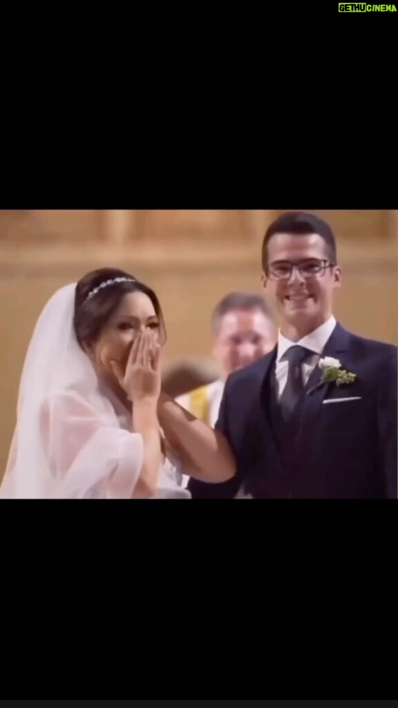 Verónica Lozano Instagram - Se me metió una boda en el ojo 🥲❤️ Hermosa sorpresa para la novia , sus alumnos también dijeron si 😀 Amor siempre ❤️💙