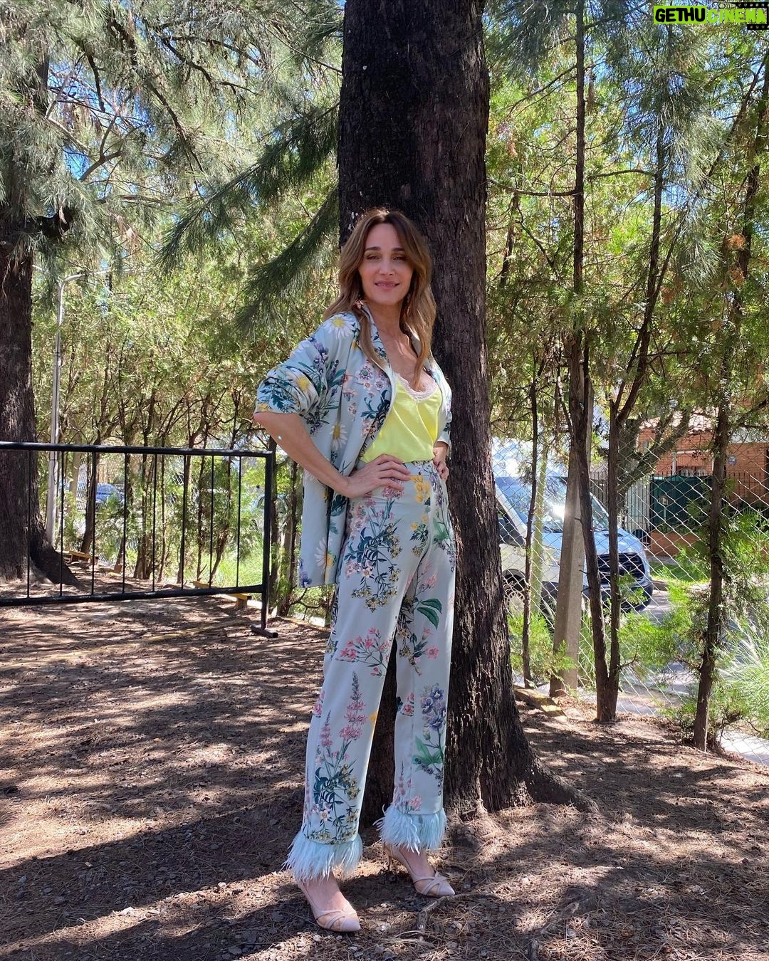 Verónica Lozano Instagram - Amor y flores 🌹🌷❣️• @valentina.karnoubi • @cristinacagnina @maruvenancio 🦄