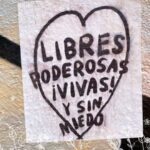 Verónica Lozano Instagram - Nosotras 💜#8M Sostén , red , amor . Cuando estamos tristes , mal . Cuando estamos Alegres, cuando queremos compartir una noticia de las buenas . Cuando vamos de fiesta , Cdo nos sentimos lindas , feas, abandonadas , no elegidas , cuando tenemos miedo . Nosotras siempre ! Nos tenemos 💜 La lucha continua .Vivas nos queremos .