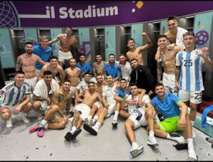 Verónica Lozano Instagram - Harry Potter te amamos ⚡️🇦🇷•
Gracias por tanto ! Hermoso equipo , juego y pasión . Se sufre , se gana y se festeja 🇦🇷⚡️Gracias Dios