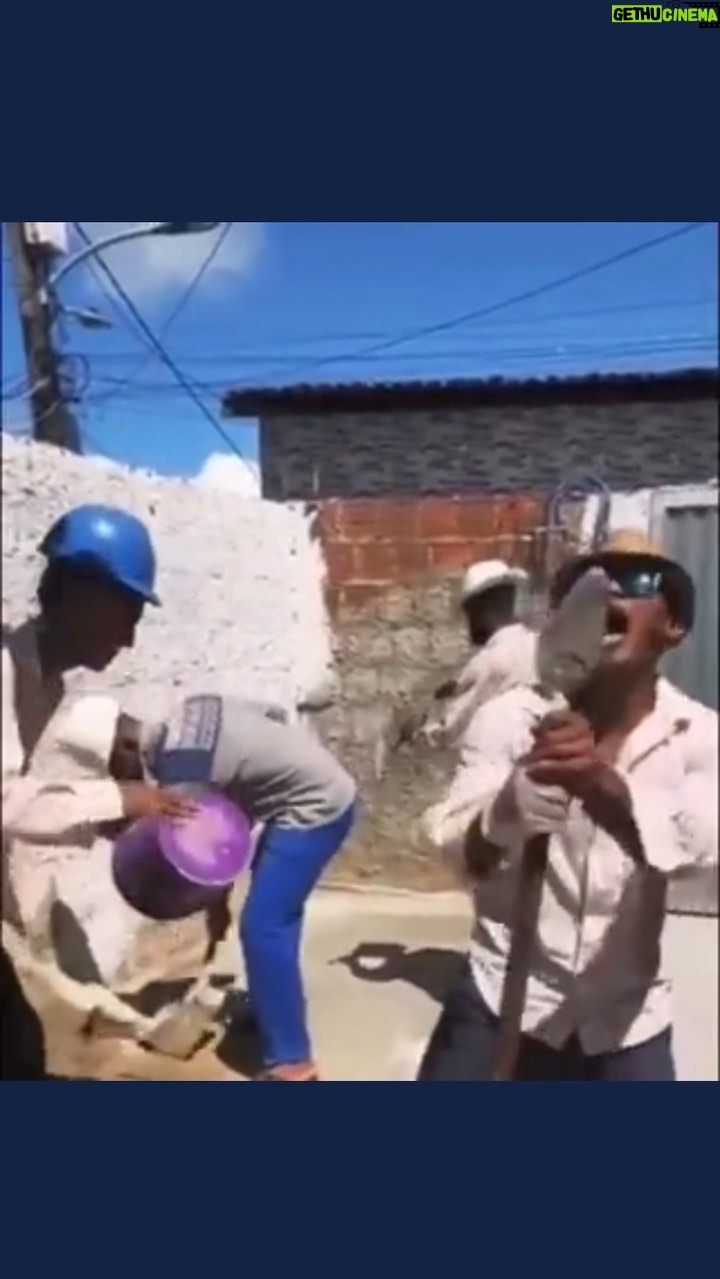 Verónica Lozano Instagram - VIERNES 💦💣 Me mata el de atrás con el martillo 🔨 Cuál es tu Fav ?