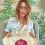 Verónica Lozano Instagram - Imported Fashion Things resuelve tus compras en Estados O en cualquier parte del mundo y ellos se ocupan de entregártelo en la puerta de tu casa sin tramites , rápido y 100% seguro. No sino que también tienen un servicio de PERSONAL SHOPPER, vos les decís lo que queres y ellos te lo consiguen y lo compran por vos, no tenes que ocuparte de nada. @importedfashionthings 💜✅🛍️🛒 Las zapas de @stellamccartney @adidas pueden ser tuyas! Dale 😍y seguimos, a mi y a @importedfashionthings . ( talle us 5 ) 👟