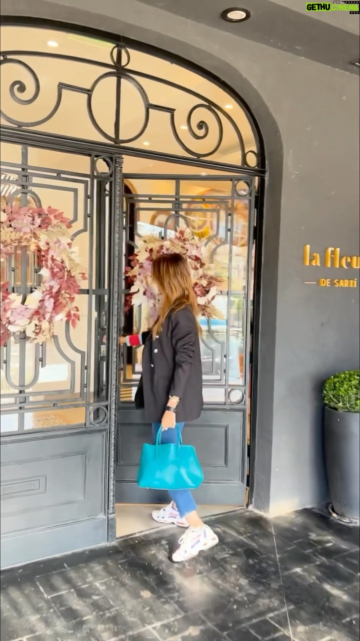 Verónica Lozano Instagram - Sentime , hasta el 11 de septiembre con el código #veroenlafleur Tenes un 20 off en cualquier tratamiento en Nordelta 📌• @lafleurdesarti 🌷💖