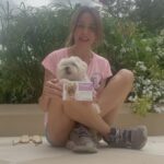 Verónica Lozano Instagram - 🦟 🏋‍♀ Los mosquitos ya no son un problema cuando entreno, ni para mí ni para Copito, que es un perro bien POWER. 🐶 ¡Es que está superprotegido de los #mosquitos con #PowerUltra! 👉La pipeta con mayor poder repelente… Ahora sí, tu perro va a poder salir a pasear sin que los mosquitos lo molesten. Power Ultra es de laboratorios Brouwer @brouwer.sa.ok una empresa argentina líder. 🇦🇷 Seguí a @mascotaspower y chau mosquitos, pulgas y garrapatas. 🚫🦟 #ConsultaATuVete #TuPipetaEsPower #MascotasPower