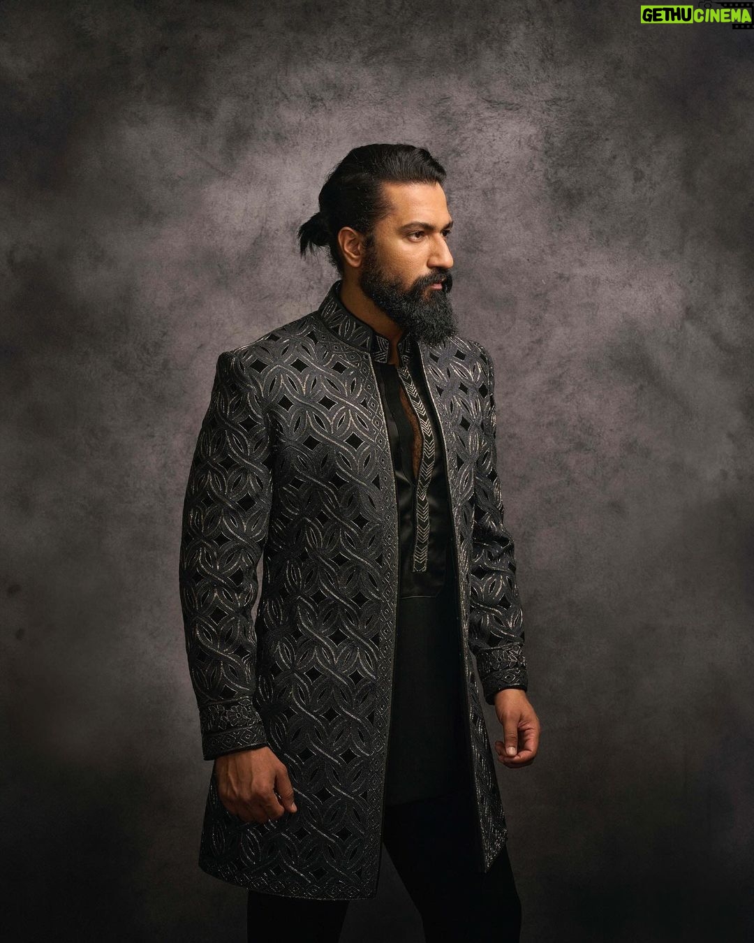 Vicky Kaushal - 2.2 Million Likes - š¤š¤