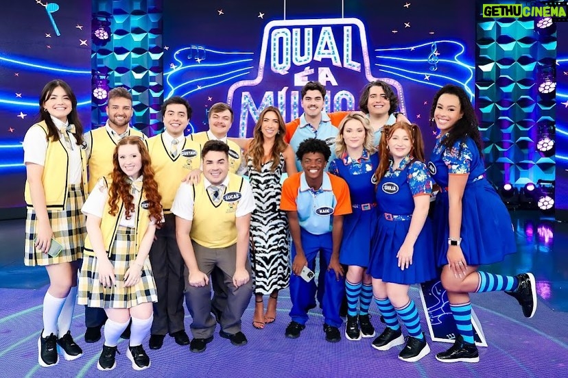 Victória Diniz Instagram - É amanhã heinnn!!! Vamos estar no @pgmsilviosantos carrossel x chiquititas vai torcer para qual novela?