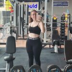 Victória Diniz Instagram - Gym days 🤌🏻🩵