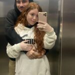 Victória Diniz Instagram - não existem dados científicos que provam qual a idade exata do mundo, mas o meu está fazendo 21 ❤️