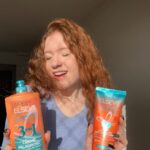 Victória Diniz Instagram - Para manter meus cachos longos, fortes e definidos eu não abro mão da linha completa Elseve Cachos Longos dos Sonhos de @lorealparis. Todos os produtos, desde o shampoo até o creme de tratamento intensivo oferecem uma nutrição profunda da raiz até as pontas e são enriquecidos com ácido hialurônico e óleo de rícino para ter até 72 horas de definição. EU AMO! #Elseve #CachosLongosDosSonhos aproveitem que essa semana todos os produtos da marca estão com os maiores descontos do ano. Corre lá na @amazonbrasil e garantam o de vocês!! #publicidade