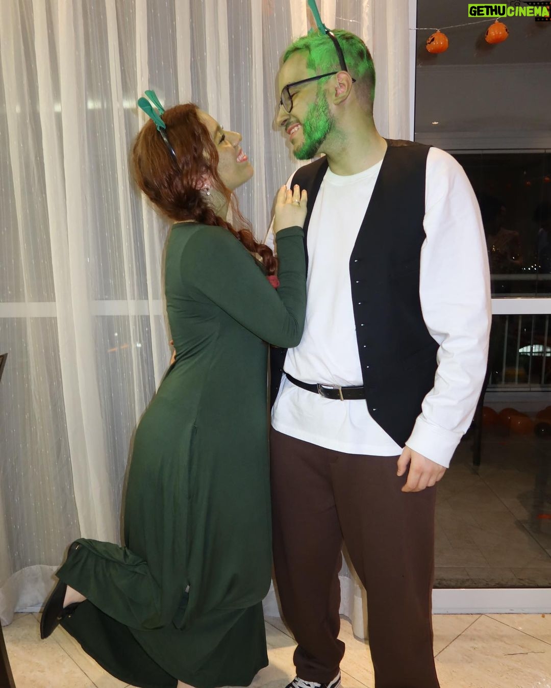 Vict贸ria Diniz Instagram - Shrek e Fiona 馃ス馃馃徎馃挌